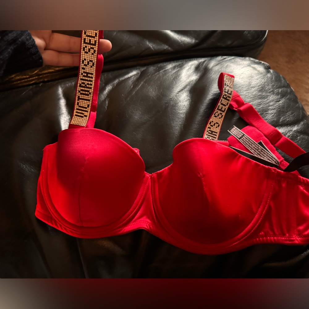 Victoria secret bra.